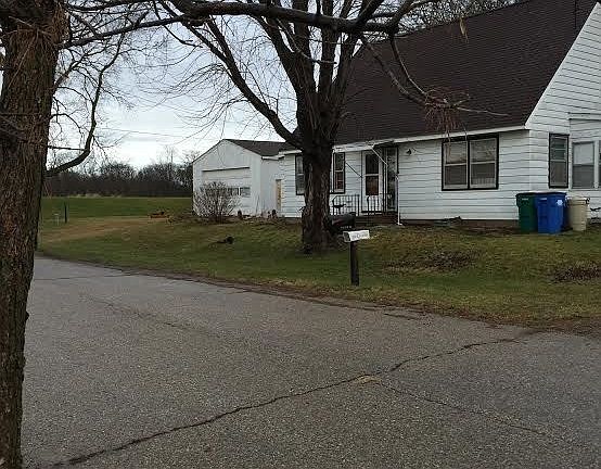 2nd image of 105 Leonard Ave