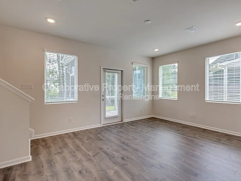 133 Congo Ct — Photo 11