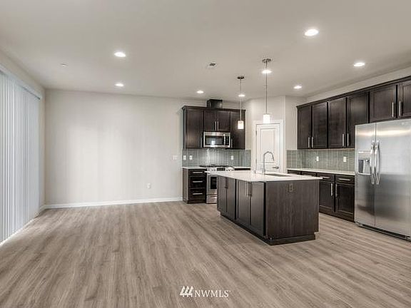 4th image of 4118B 208th Pl SE Unit B