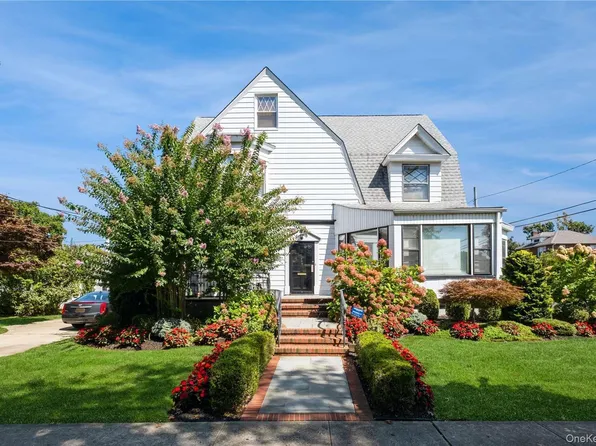 486 Oxford Road, Cedarhurst, NY 11516