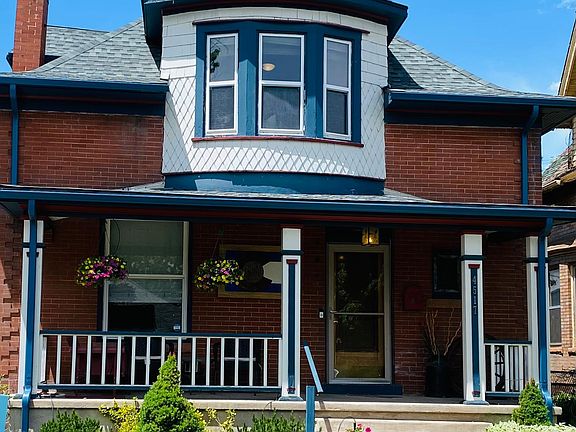 Front porch seating for 4