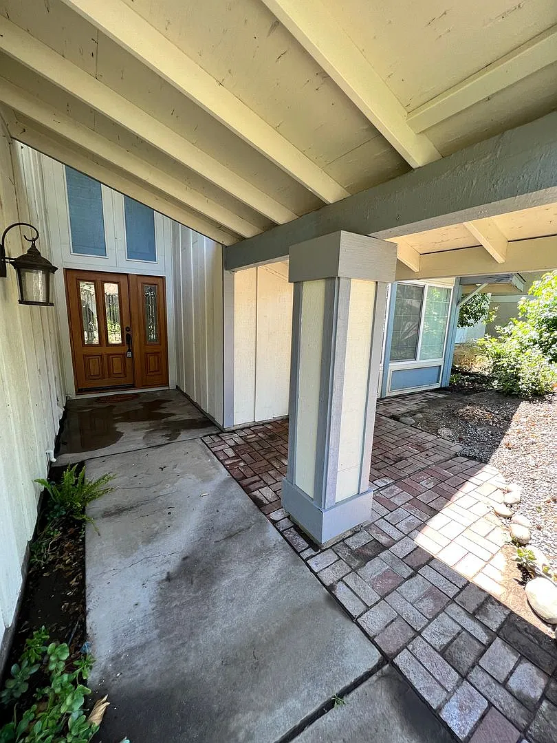 Bright & Inviting 3Bedroom Home W/Den Near the American River | $2,895/Month — Photo 3