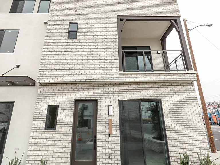 2049 W Rosecrans Ave — Photo 11