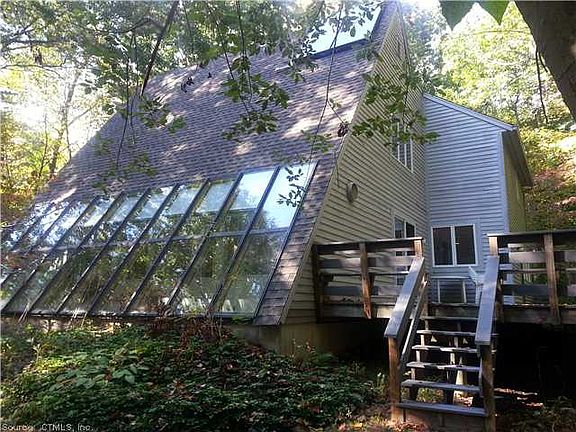 Exterior Front. Front / sid...