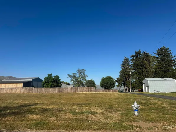 Nka Valleyview Dr, Clarkston, WA 99403