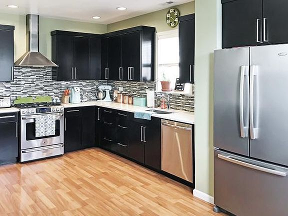 3rd image of 5511 W Dakin St #2