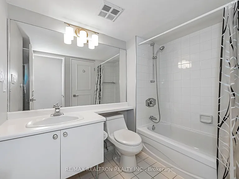 2261 Lake Shore Blvd W #1012 — Photo 22