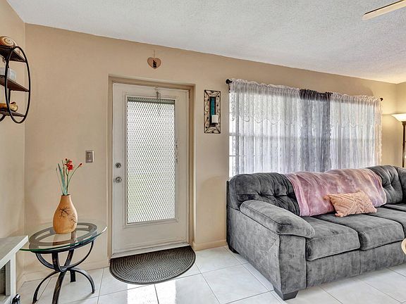 3rd image of 204 Andover H