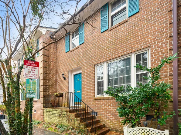 133 Wentworth St, Charleston, SC 29401