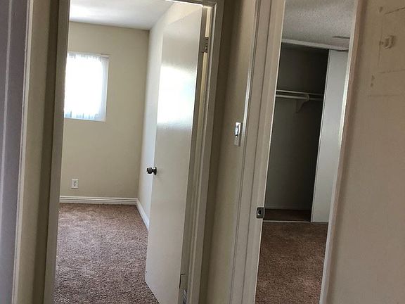 5th image of 13947 Oxnard St APT 212
