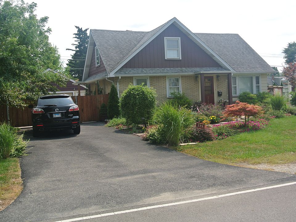 1st image of 225 Winters Dr
