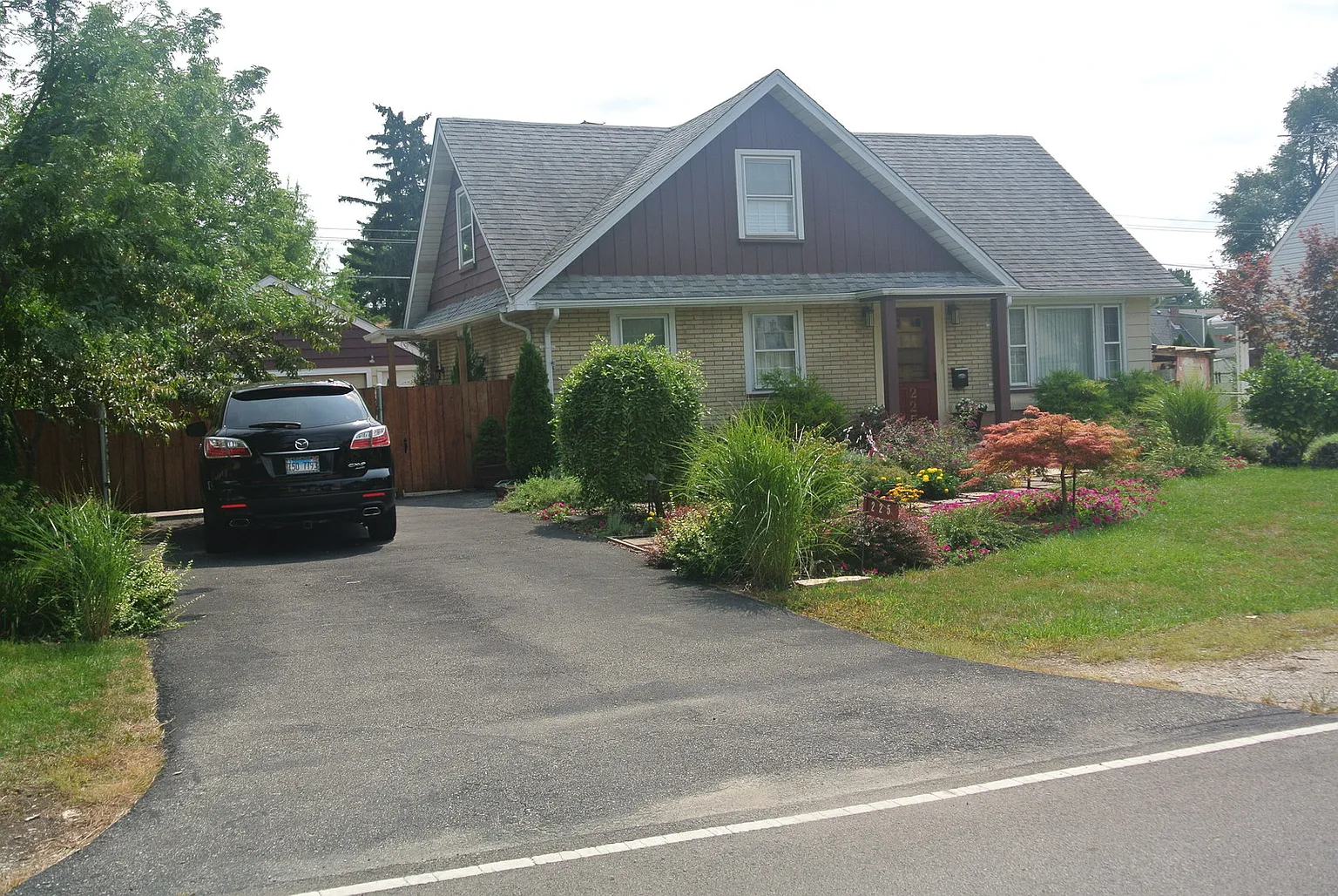 225 Winters Dr photo 1