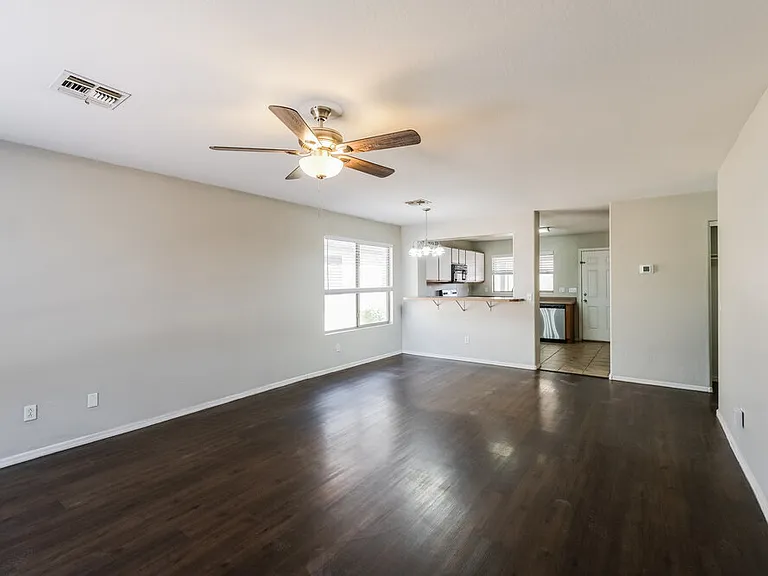 15843 W Woodlands Ave — Photo 4