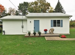 21 Prospect St, Hartford, MI 49057