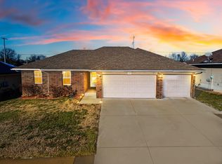 4439 W Nicholas St, Springfield, MO 65802