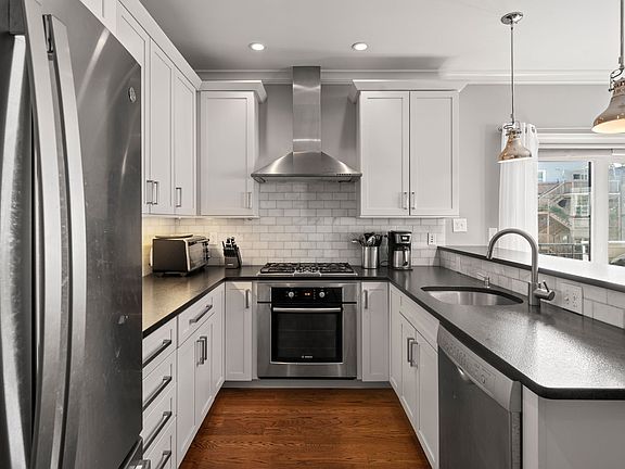 4th image of 11 Howell St #2