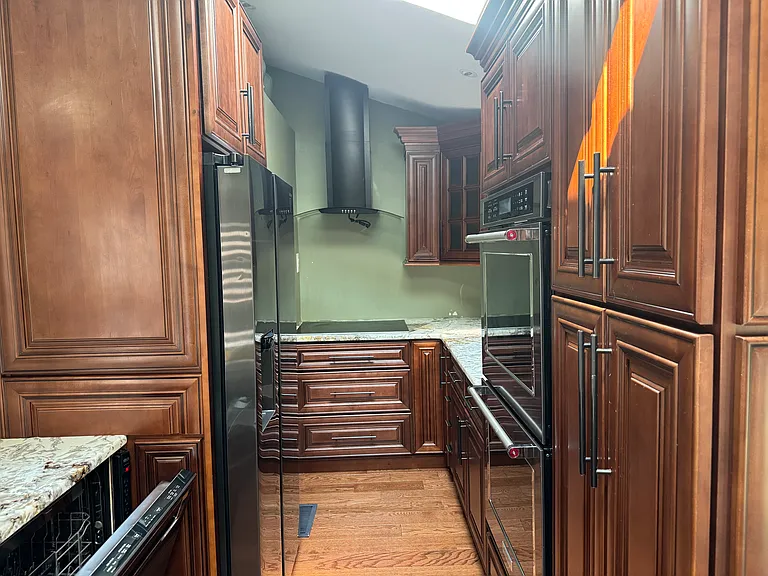 Walnut Ln — Photo 12