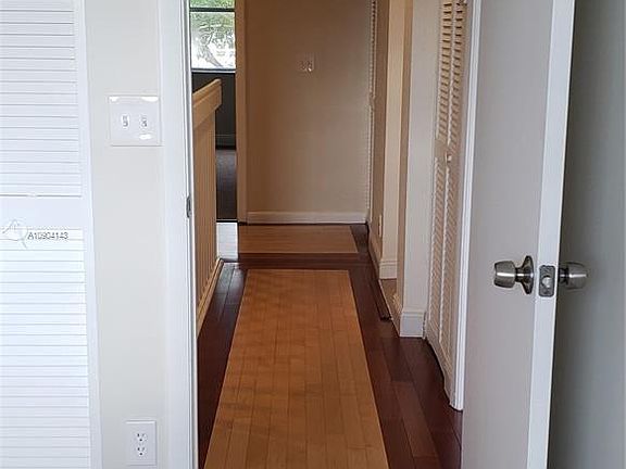 4th image of 266 E Riverbend Dr #266