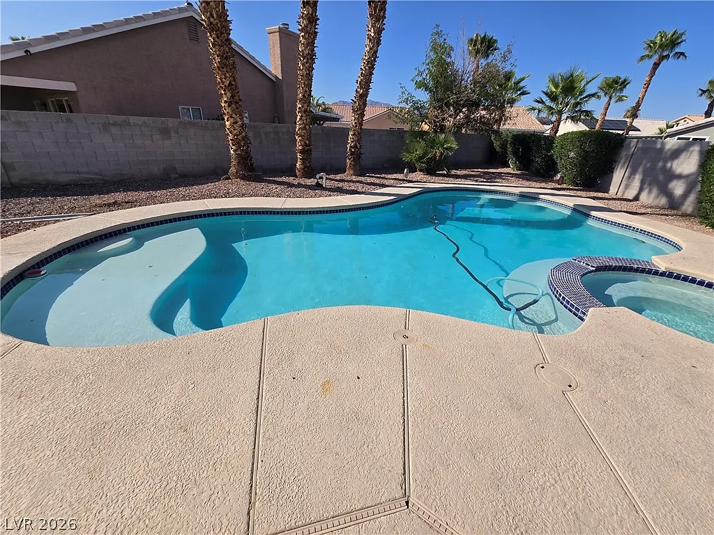 3 bed, 2.0 bath, 1507 sqft, $2,650 — Photo 2