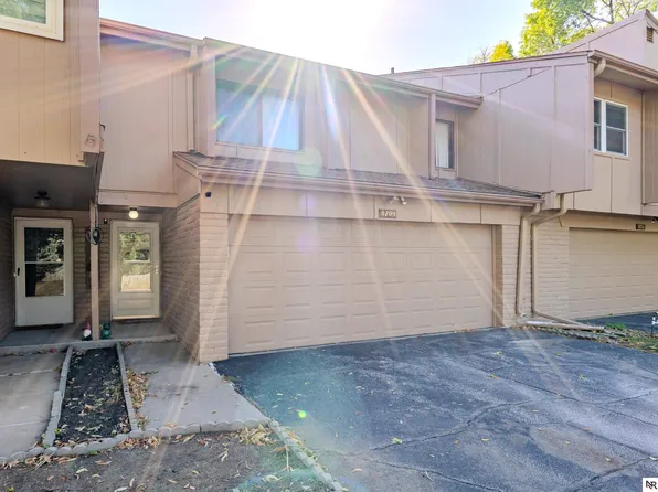 8709 Meadows Pkwy, Omaha, NE 68138