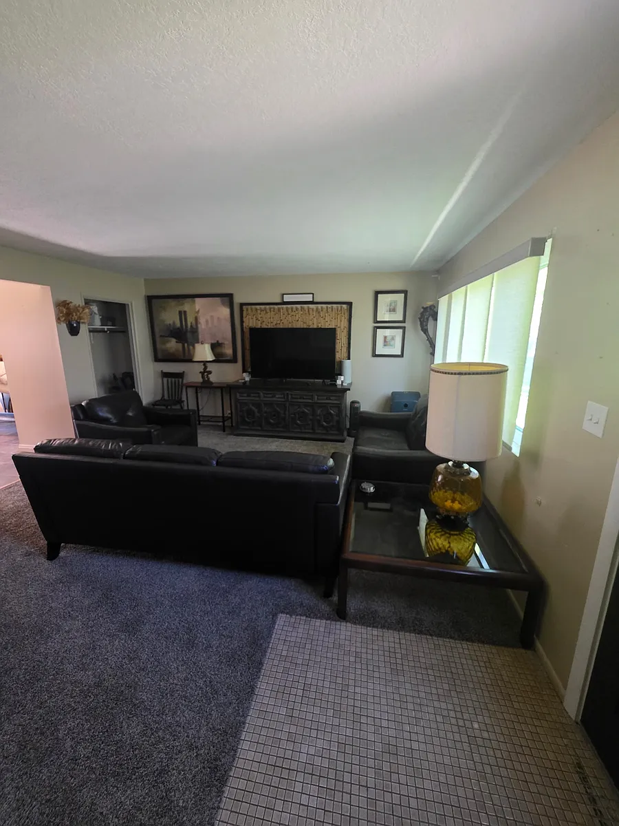 Building Photo - 337 S Skyline Dr