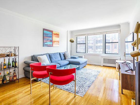 5th image of 333 E 34th St #J7