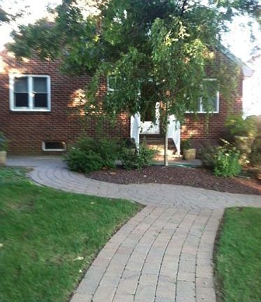 3rd image of 25 Gladys Ave