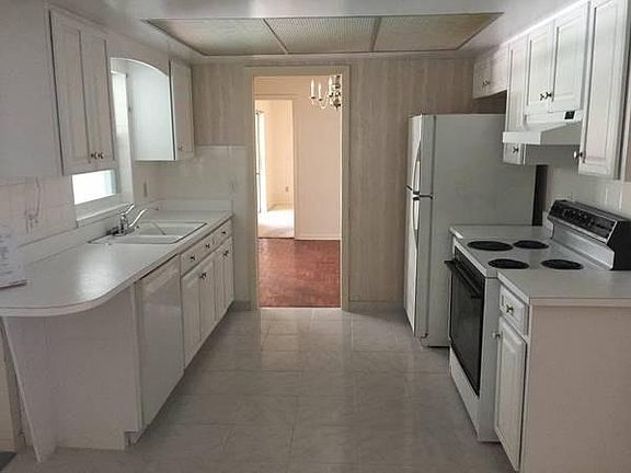 4th image of 2131 N Hampton Cir