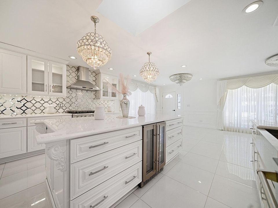 606 S Arlington Heights Rd, Arlington Heights, IL 60005 | MLS