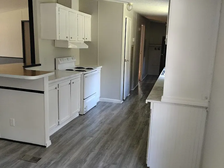 15509 Parret Ln — Photo 3