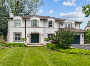 1111 Seneca Rd, Wilmette, IL 60091