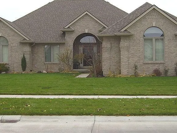 14204 Glenwood Dr, Shelby Township, MI 48315