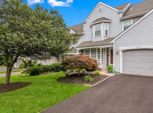 125 Steeplechase Dr, North Wales, PA 19454