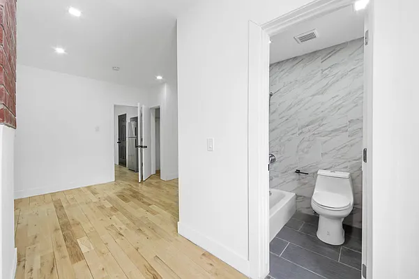 Rented by Blue Egg Realty Corp | media 30