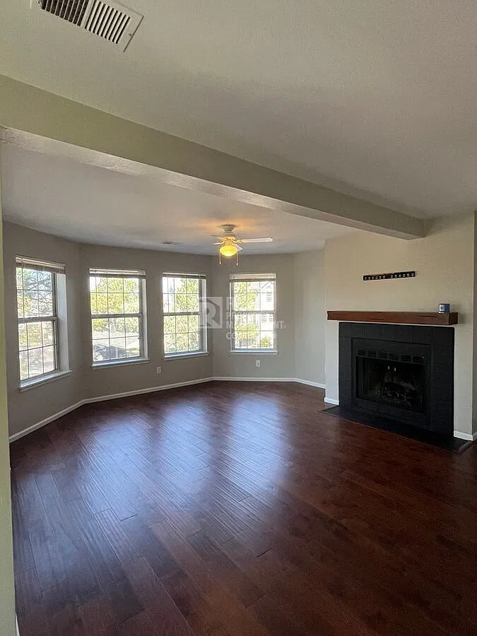 6776 S Ivy St — Photo 3