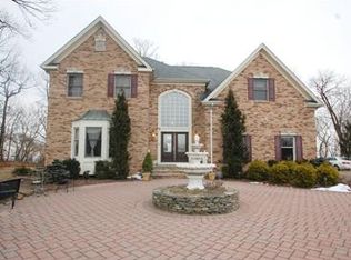 19 Scheurman Ter, Warren, NJ 07059