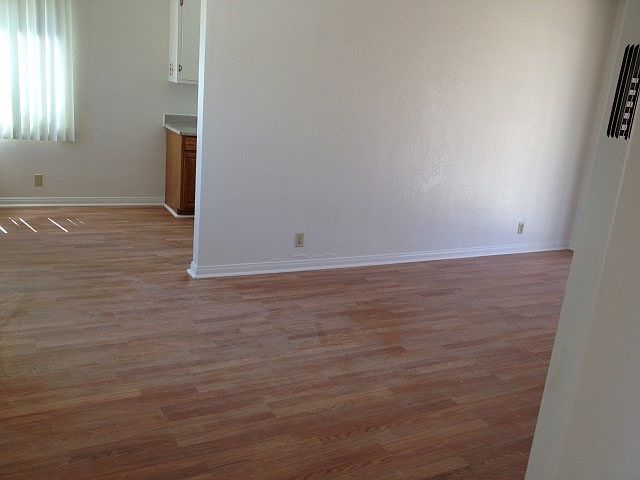2nd image of 1256 Lee St