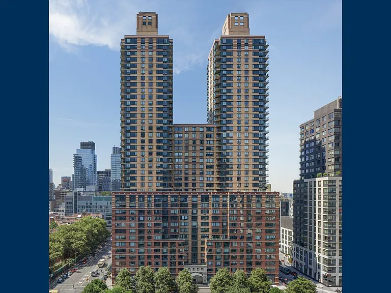 75 W End Ave #R12F — Photo 12