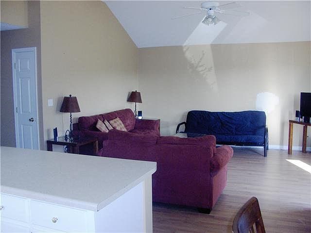 2nd image of 906 Battle Ln
