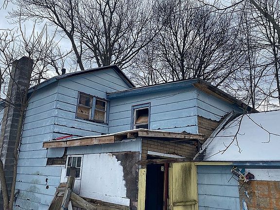 4th image of 770 S Main St