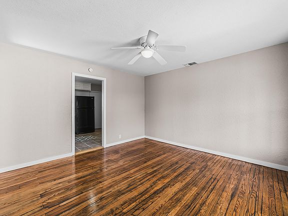 3rd image of 4817 35th St