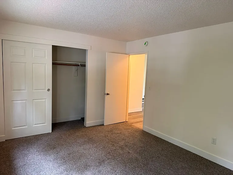 LAURELWOOD ESTATES — Photo 17