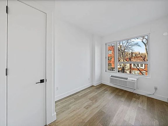 4th image of 1042 President St #3F