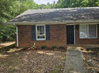 225 Rock Island Ln, Ellenwood, GA 30294