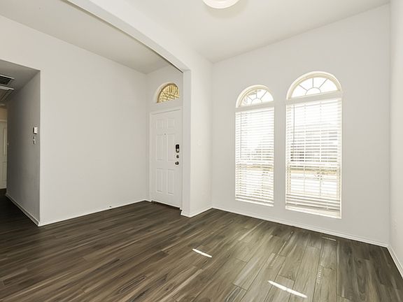 4th image of 1837 Jasmine Dr