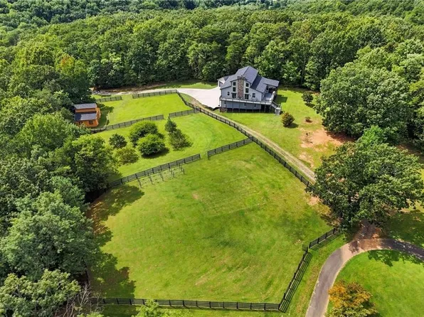 279 Seven Springs Rd, Talking Rock, GA 30175