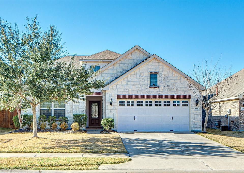 1st image of 25306 Glenlevan Ln