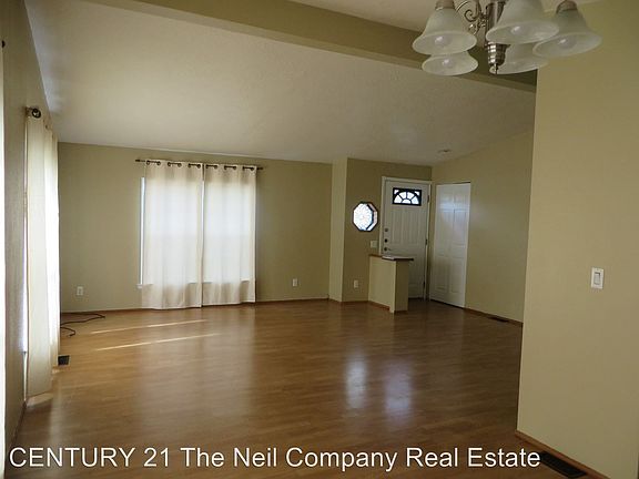 2nd image of 662 NE Meadow Ave