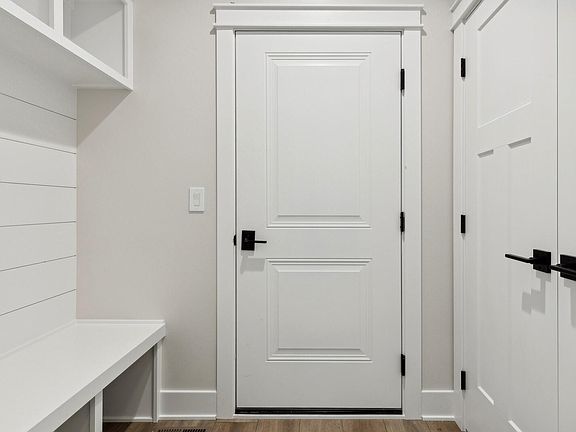 4th image of 1811 Ledges Dr