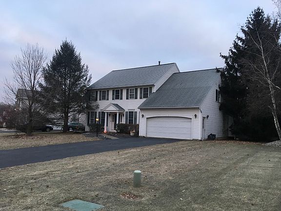2nd image of 36 Dutch Meadows Dr